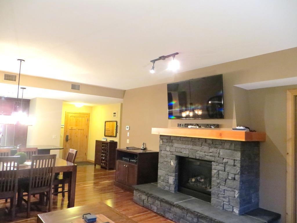 Luxury Canmore Vacations 部屋 写真