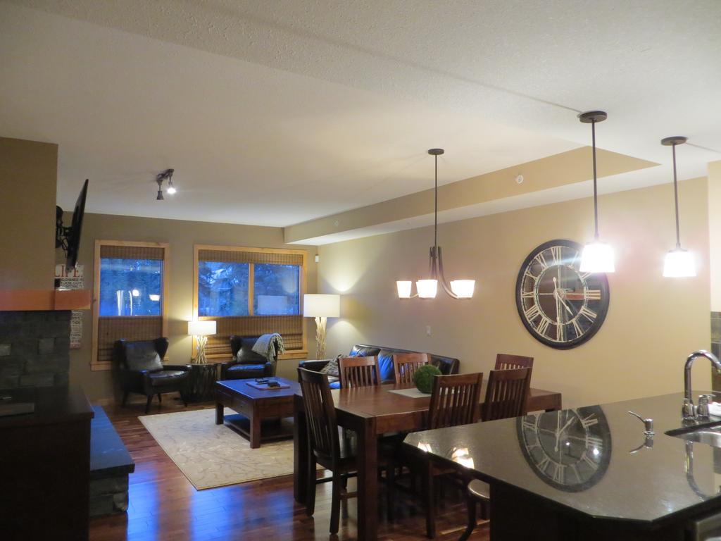 Luxury Canmore Vacations 部屋 写真