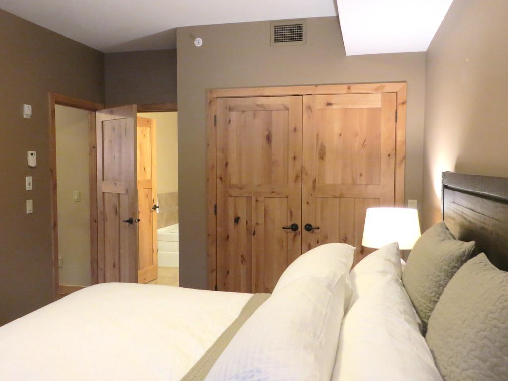 Luxury Canmore Vacations 部屋 写真
