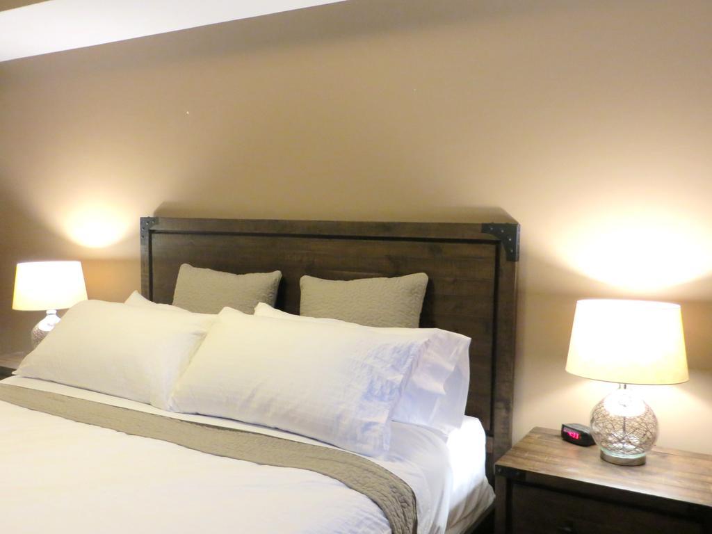 Luxury Canmore Vacations エクステリア 写真