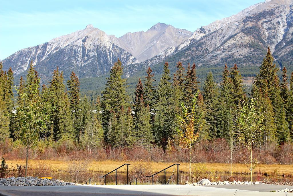 Luxury Canmore Vacations エクステリア 写真